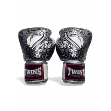 Боксерские перчатки Twins Special FBGV52 Dragon white silver 14 oz Боксерские перчатки Twins Special FBGV52 Dragon white silver 14 oz